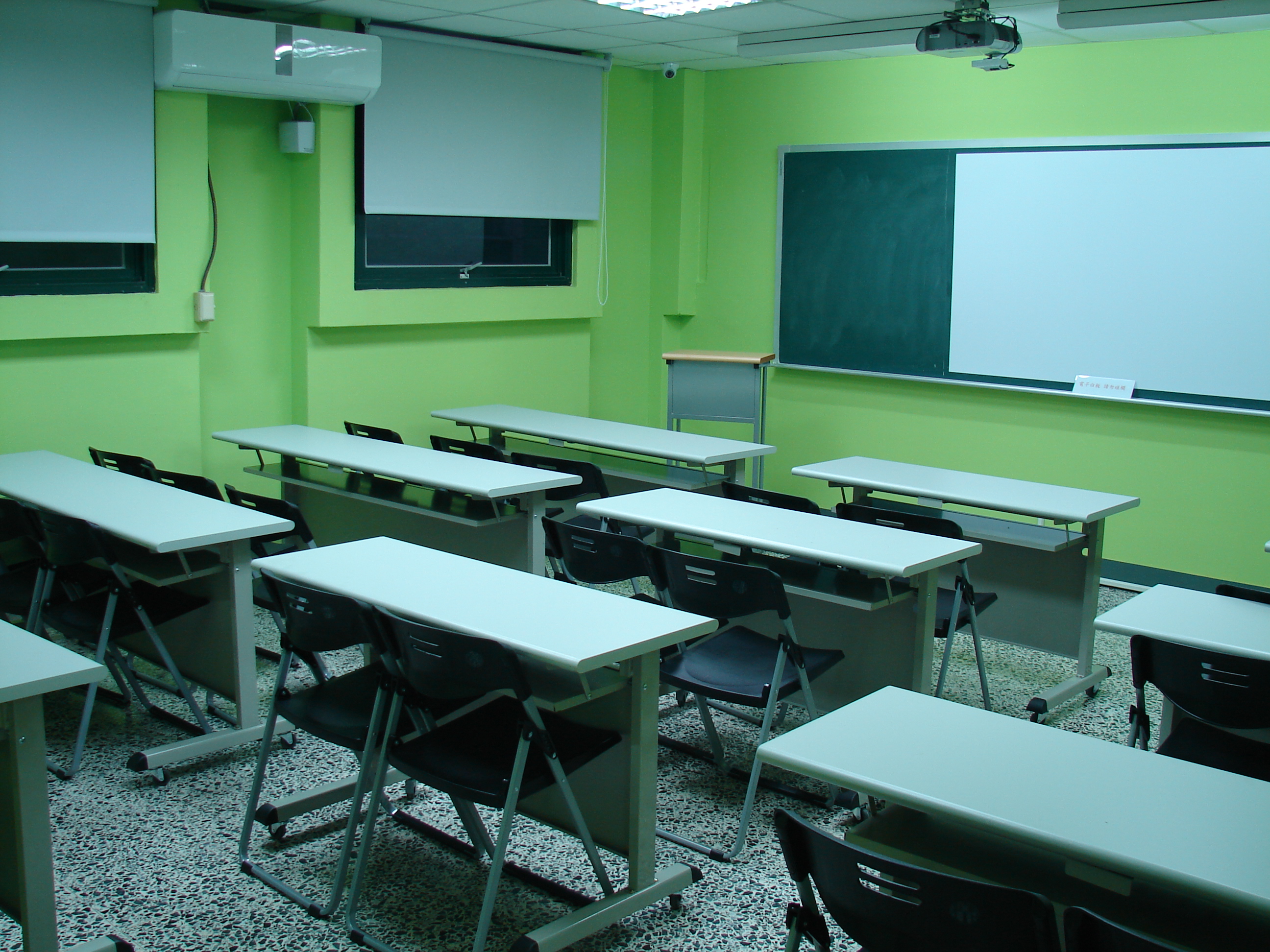 安全優質的學習環境（中教室）電子白板輔助教學